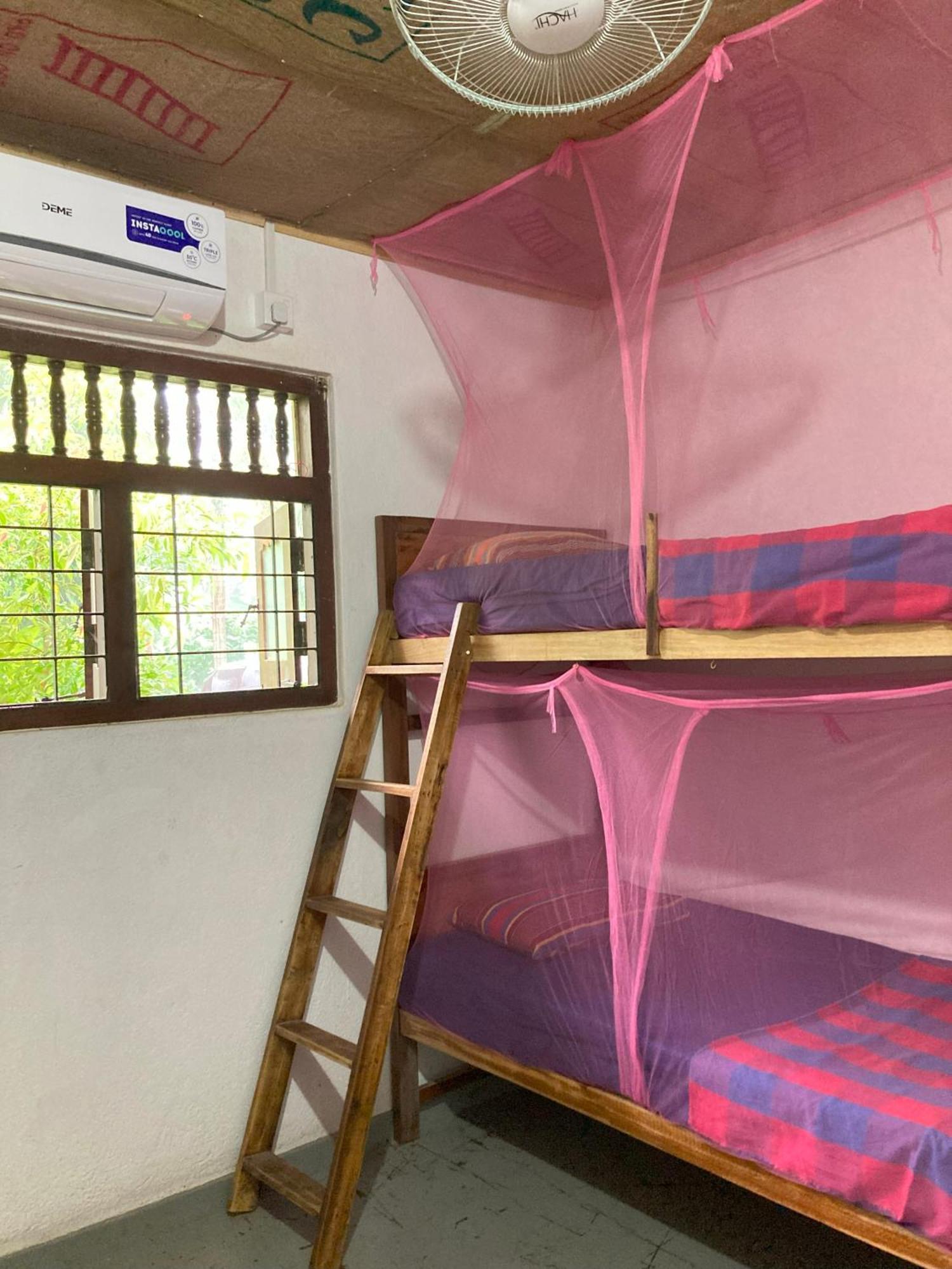 Hostel Singha Lounge Unawatuna Zewnętrze zdjęcie