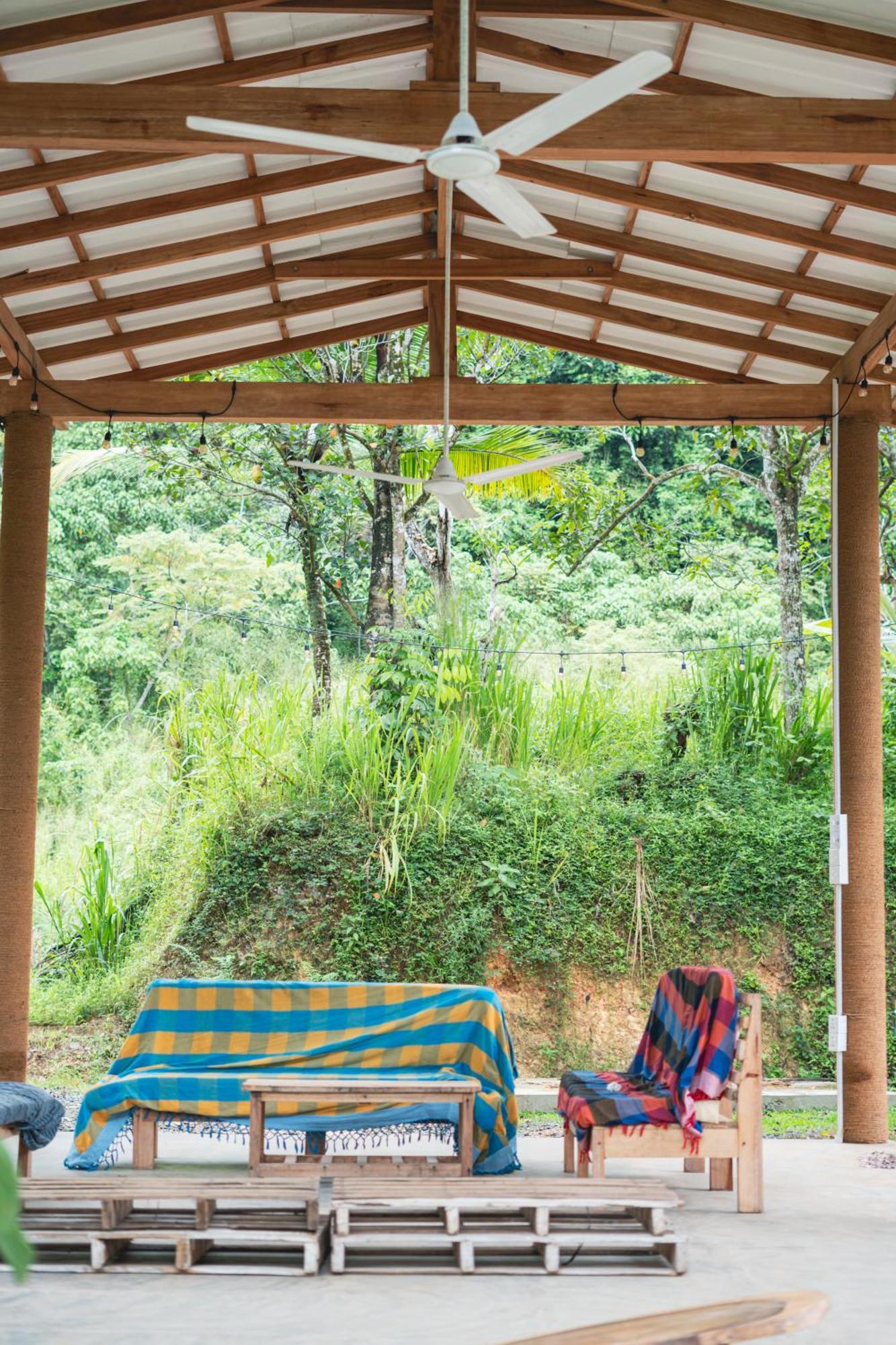 Hostel Singha Lounge Unawatuna Zewnętrze zdjęcie